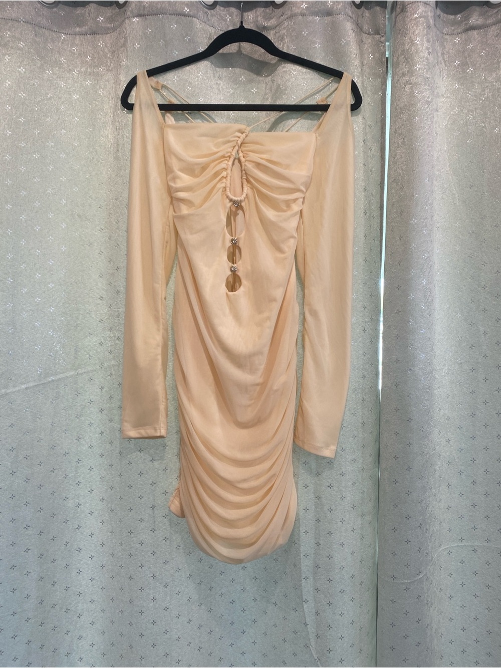 Elegant Peach/Cream Long-Sleeve Ruched Mini Dress